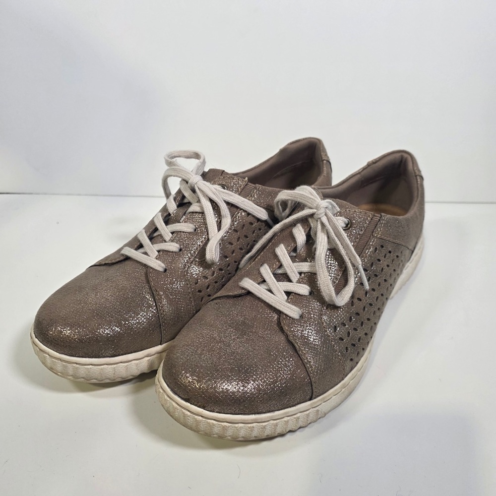Clarks Women's Caroline Ella Metallic slip-on sneakers Size 6.5D